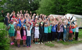 Gernot Gruber im Ebniseezeltlager zu Besuch